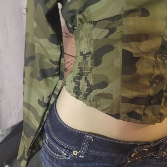 Jolie & Joy XL Camo Long Sleeve Button up - Picture 6 of 8